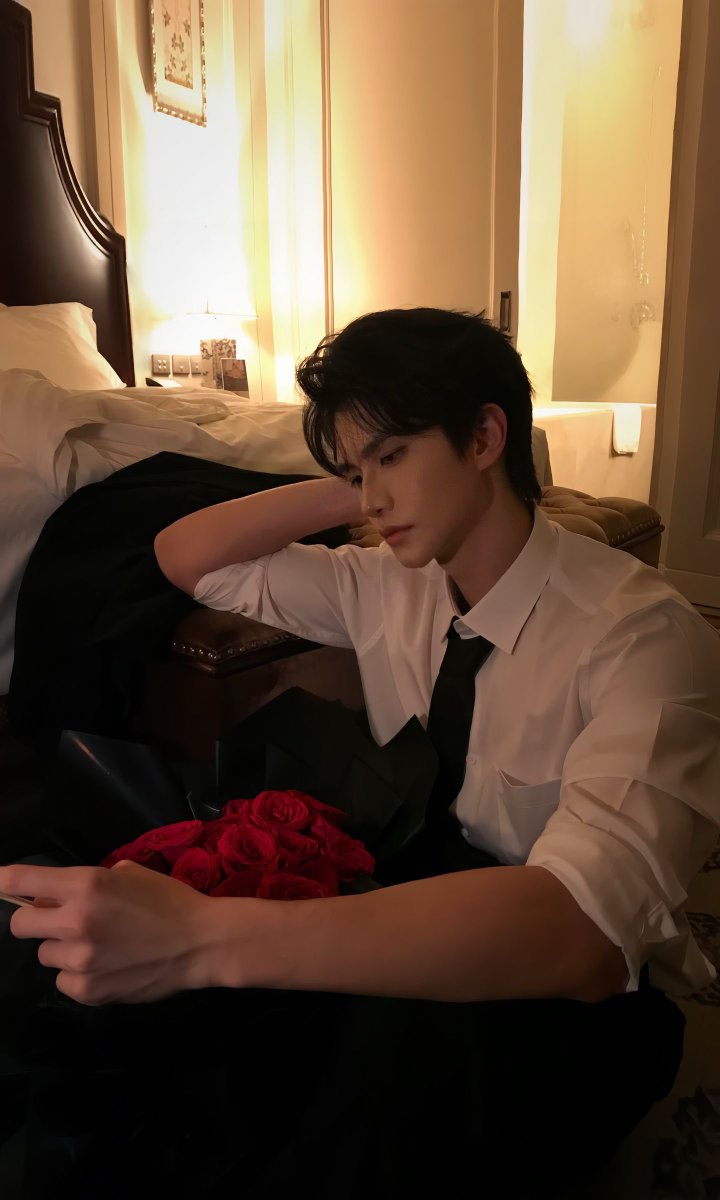 cdlalune's tweet photo. คุณช่างภาพมาลงรูปเพิ่ม ขอหวีดอีกรอบ หล่ออะ ฮือ คิดถึงบะหมี่ 😭😭😭 https://t.co/okTEN7KtnH