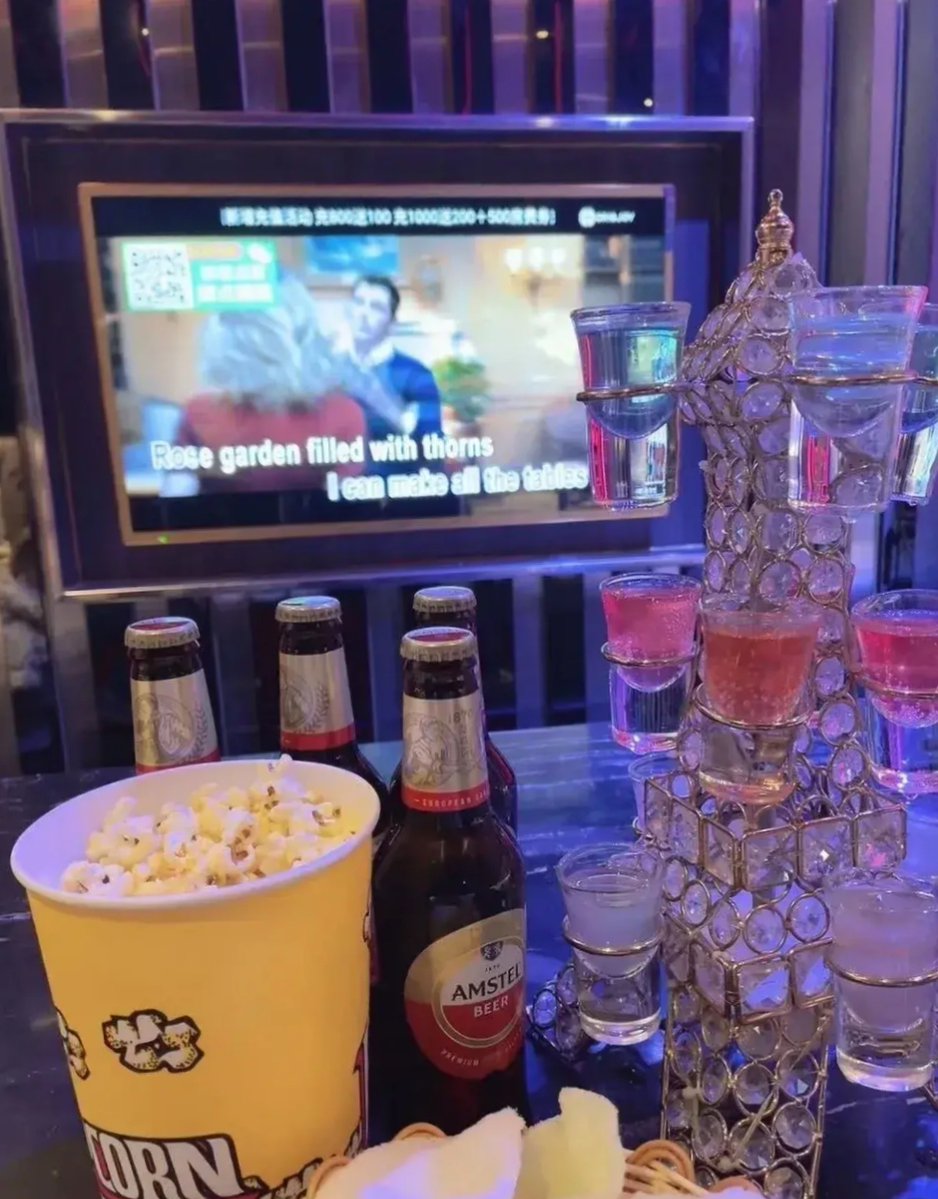 TranPinsonzzc's tweet photo. Let’s hit the KTV tonight—sing your favorite tracks, laugh till your throat’s sore, and turn every ordinary night into an epic jam sesh! https://t.co/KPc7Vb5gS1