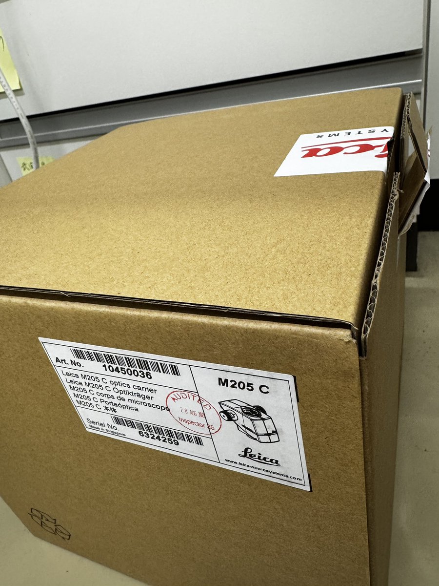 taiyoh_sunsun's tweet photo. 昆虫学会で体感した方々の心を奪い去ったM205Cですが、本日納品となりました。

若い研究者の方が、自分の研究費を殆ど全て注ぎ込み、まさに清水の舞台から飛び降りる覚悟だったと思います

���寧に扱えば一生使えます！
大事に、しかし酷使して新しい何かを見つけて下さい！

#M205C
#ライカ https://t.co/vrq2nxXjDs