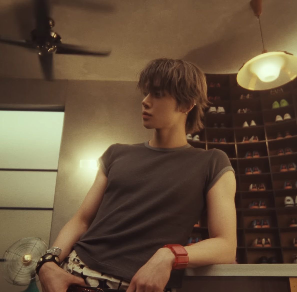 windy_for's tweet photo. 그제서야 후회할 그 형

“캬히야 이제 네 맘에 나는 들어갈 자리가 없냐?”

그럼 캬히는 안 흔들릴 자신이 있을까
제 첫사랑에게서 흔들리지 않을 남자가 있을까 https://t.co/Co8qYcfYGr