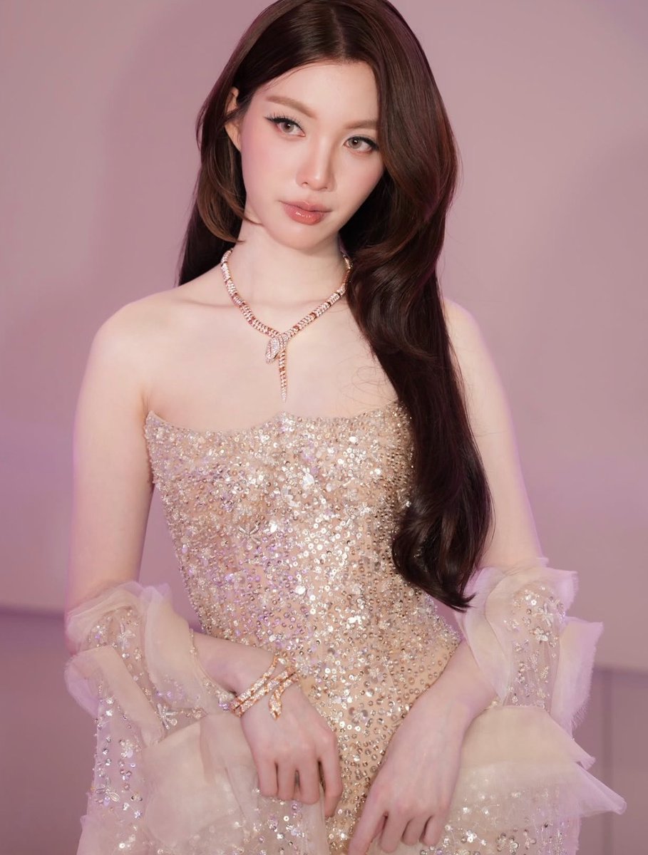 KMayaKwangbae's tweet photo. อะไรแบบนี้ 😳 https://t.co/Ssz9kepvo6