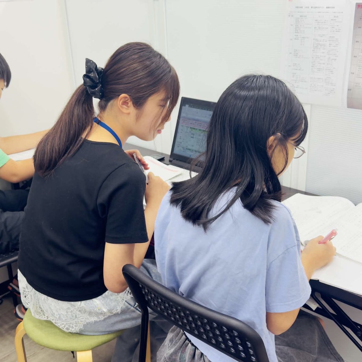 courage_recruit's tweet photo. 生徒の「できた！」を
一番近くで見られる仕事。

小1〜高3まで、指導可能な学年と教科の対応です。
生徒の成長を楽しみにできる方、募集中です📚

#学習塾カレッジ
#アルバイト募集
#岡崎市 https://t.co/5V3y7YhrL0