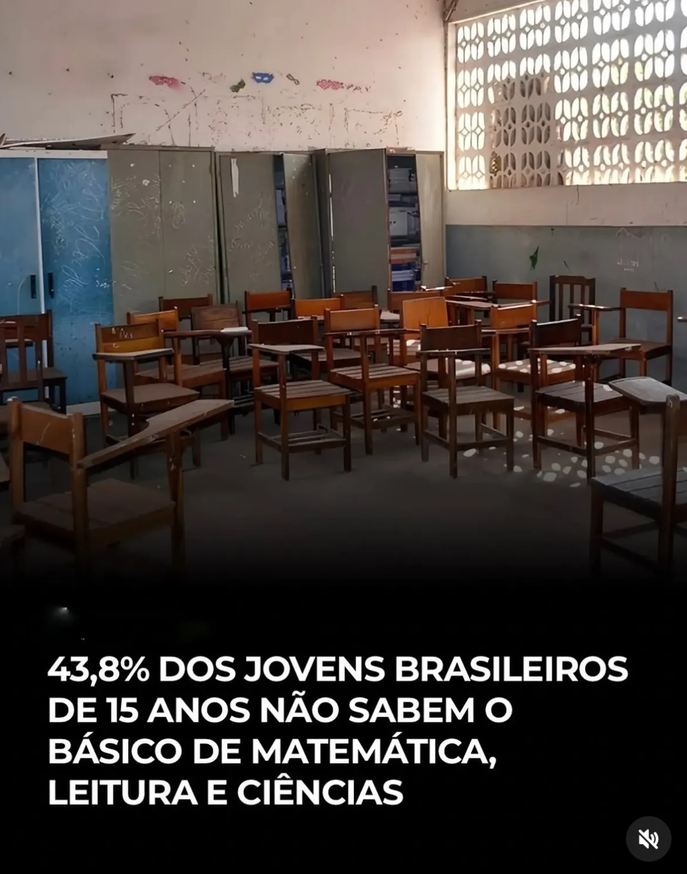 silvionavarro's tweet photo. E pensar que o PT usava o bordão "Pátria Educadora". O PT destruiu a Educação, destruiu gerações. https://t.co/MgFbnHIrXs