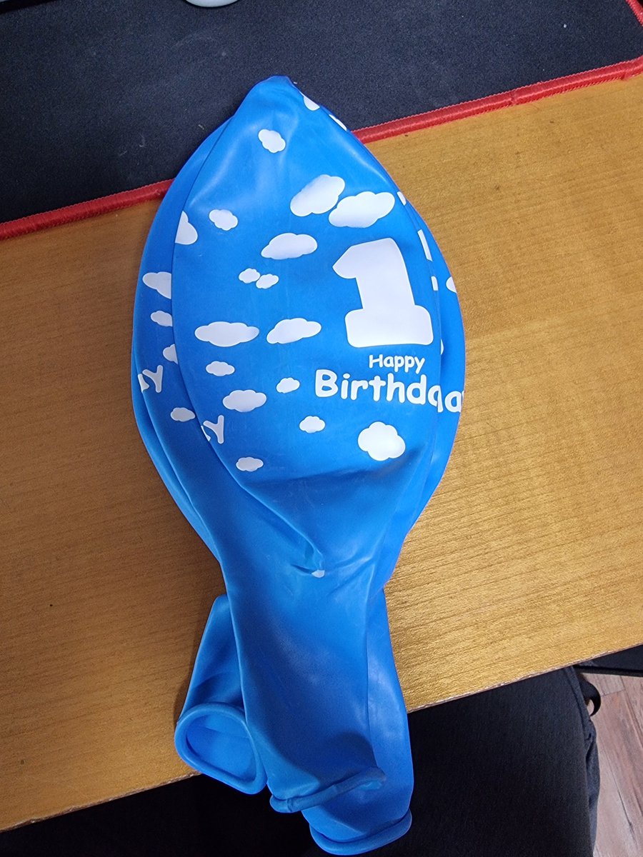 BalloonGuyKorea's tweet photo. 추억의 돌잔치용 첫돌구름 인쇄 3피트 고무풍선
출시된지 꽤 오래된 풍선입니다. 2000년대 후반에 첫 출시된걸 보이고요.
제조사는 셈퍼텍스입니다.
1 Happy Birthday 문구가 각인된 것이 특징입니다.
#돌잔치 #큰풍선 #대형풍선 #왕풍선 #1stbirthday https://t.co/ejqb8Fsn0E