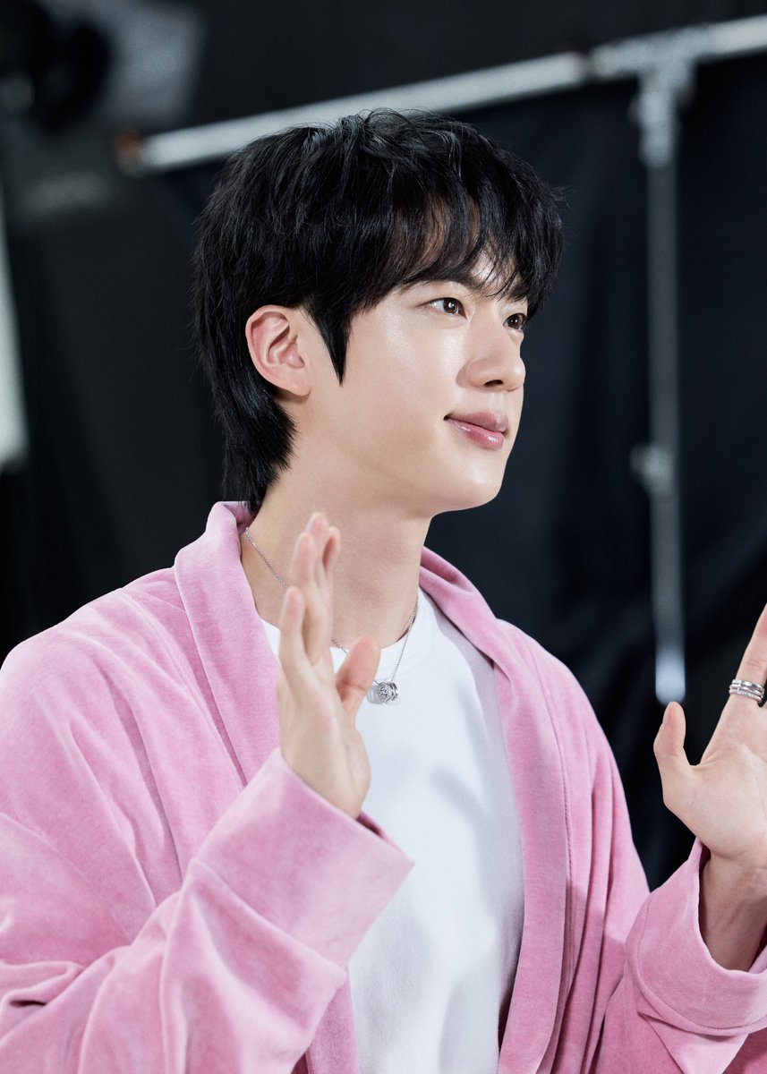 jinnieslamp's tweet photo. Jin for LANEIGE Sleeping Mask campaign photos from YouTube (HD)

JIN LANEIGE WORLD SLEEP TOUR
#JinxLaneige #Laneige #Jin @Laneige_kr https://t.co/sXQhz1Zcbv