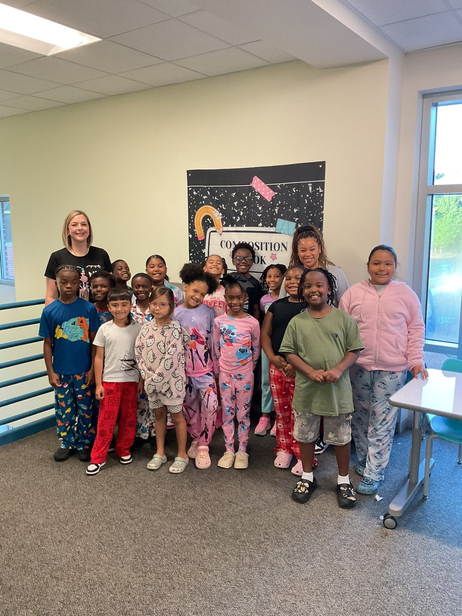 HumbleISD_RCE's tweet photo. βοΈATTENDANCE WEEKβοΈ
Our #cubcommUNITY wore pajamas & comfy clothes so that we could DREAM BIG and BE PRESENT! Attendance fosters student success. We can't wait to see our Cubs at school every day! ππ https://t.co/H6OqGkXyz3