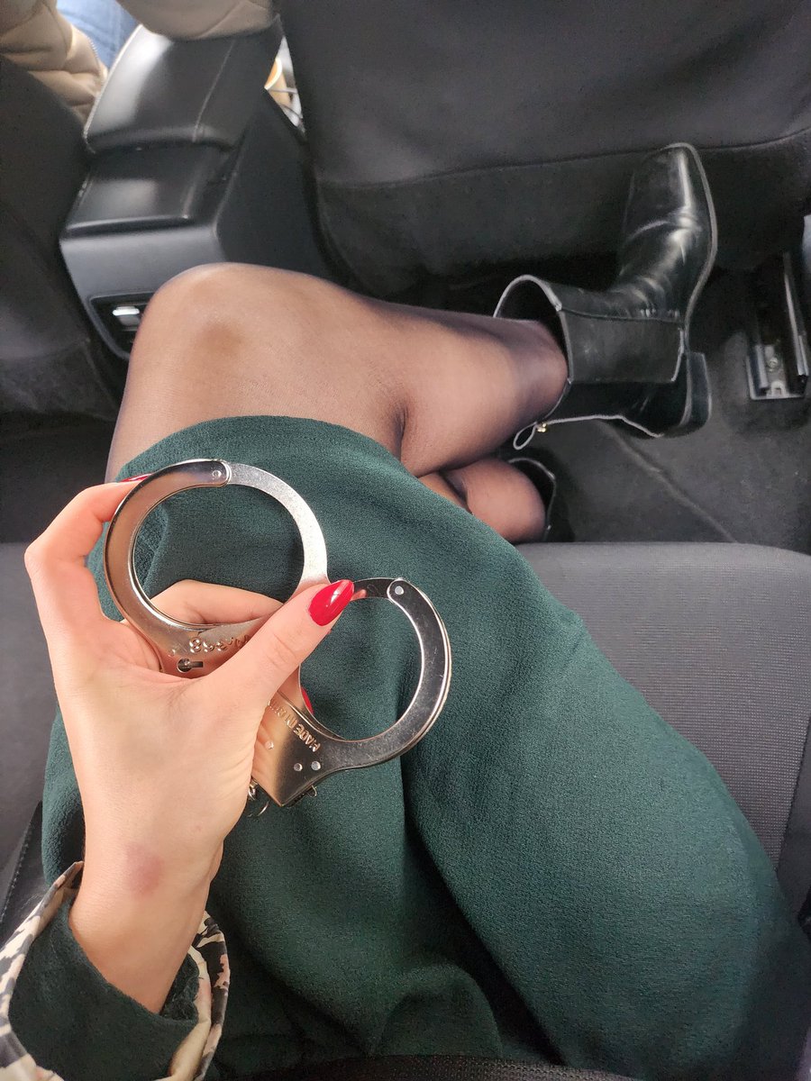 ManonDeParis15's tweet photo. 👠…….. Votre divinité, Maîtresse ManondeParis. 👑🖤 https://t.co/156zmAYNHO
