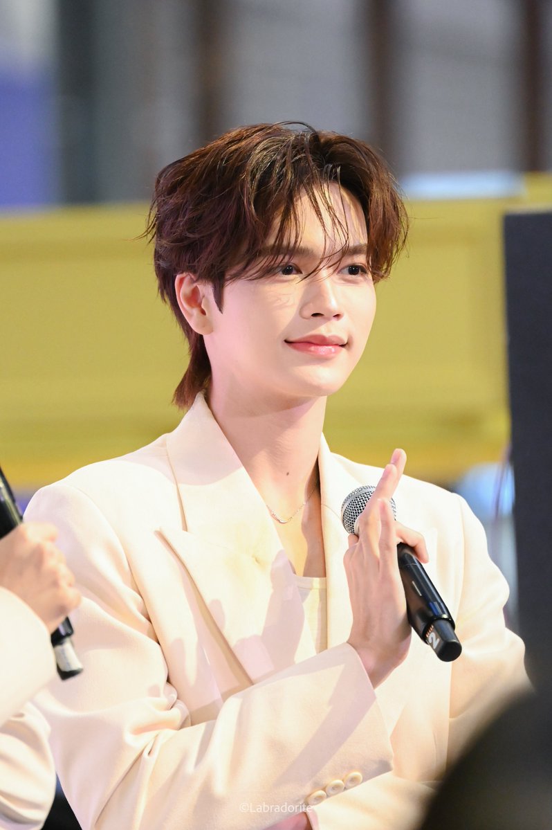 namchantt's tweet photo. เหมาะสม

#JuniorMark #junniorrs #markjrtn https://t.co/Nb7vZoJgcs