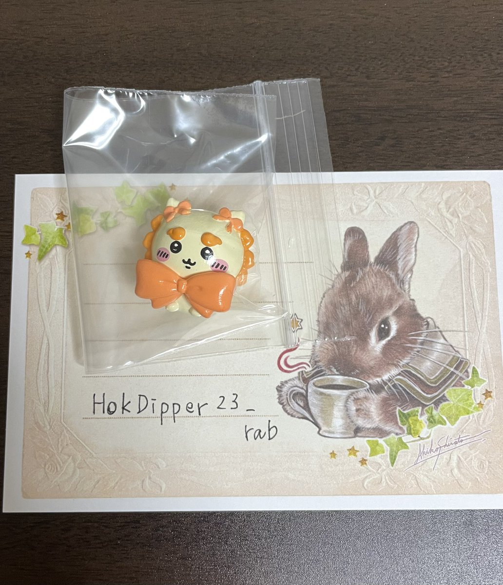 HokDipper23_rab's tweet photo. 【交換】ちいかわ　びっくらたまご　リボン

譲：シーサー

求：くりまんじゅう、またはラッコ

都内手渡し、郵送（土曜日発送）対応。
お心当たりのある方いらっしゃいましたらよろしくお願いいたします。

※洗面器にお湯をはってたまごを溶かしたあと、水洗いしています。 https://t.co/AYzDXrAyk2