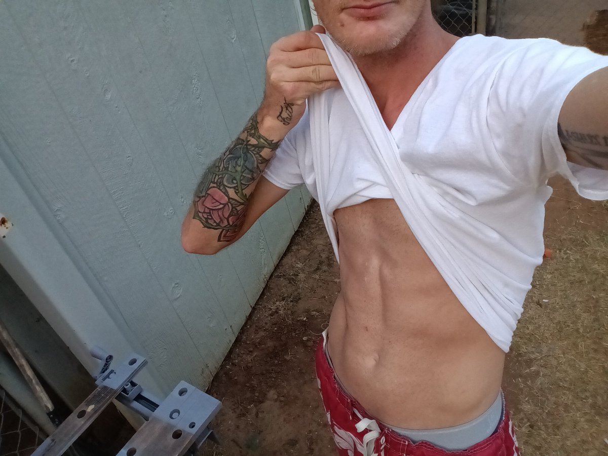 Tony1989BS's tweet photo. Time to go install some cabinets, hope it's not well over 100 degrees today. https://t.co/PD6pj1ppln