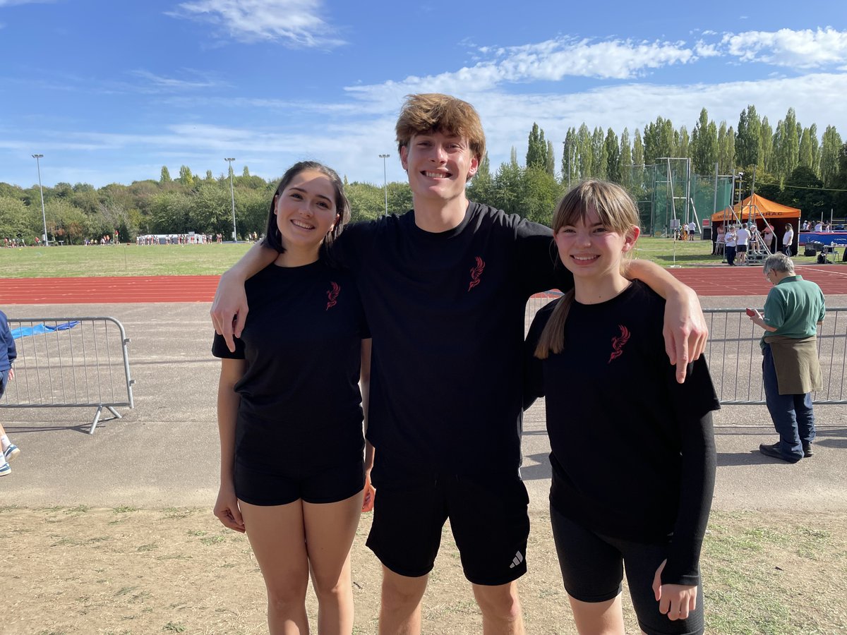 StanboroughS's tweet photo. Mrs Jewell (Stanborough TA &amp; coach at Herts Phoenix Athletics Club) writes: Our boys’ team finished an excellent 7th out of 21 clubs in the Eastern Young Athletes League this season, including 4 Stanborough students! Well done all! https://t.co/6YUhs6uH1x