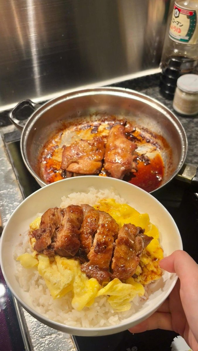 barabaskara__'s tweet photo. Stepping out of bumper-to-bumper traffic straight into a 5-star meal! This is absolutely incredible, shoutout to the chef @softiecatto 🧑‍🍳 https://t.co/Maj7PXA2Wh