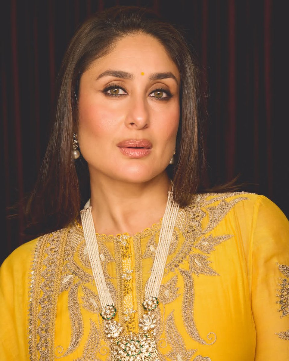Weekendvibes_'s tweet photo. Kareena Kapoor Khan ✨💛

#KareenaKapoor #KareenaKapoorKhan https://t.co/qmkkGJVAI7