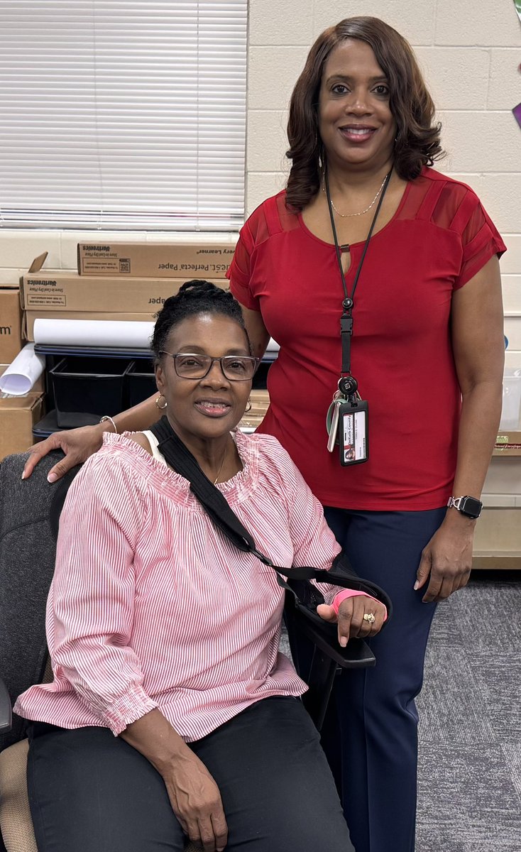 JenniferAGates's tweet photo. #AttendanceMatters #AttendanceMonth @FlatShoals_ES @DeKalbSchools Coming to #school makes all the difference: builds #thinking, #learning, #collaboration skills and #community. #RedDay for #HighEnergyHighExpectations #EnterToLearnDepartToServe https://t.co/mn2blFMSjG