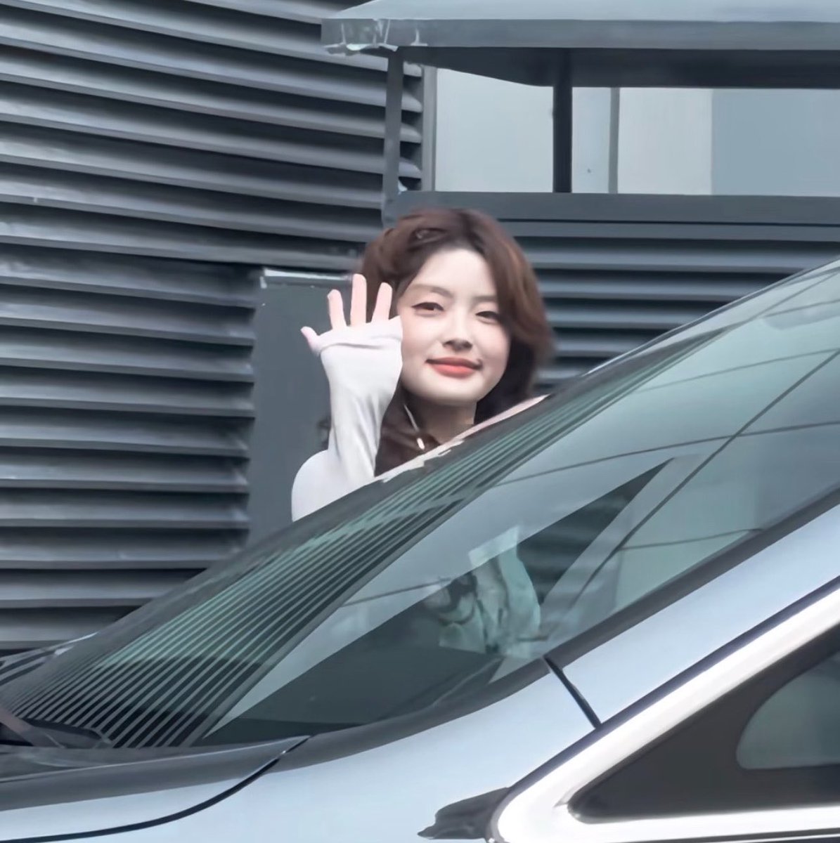 fromxixi's tweet photo. #xuruohan hi6 recording repo

xixi’s appearance & styling
xixi was described by one audience member as especially beautiful, with a very small face. for the recording, she wore a floral long dress with a small shoulder cutout. if op remembered correctly, her opening look was long hair and that she looked like a character straight out of a manga. the overall styling was apparently autumn-themed, rather than specifically republican-era. xixi wore this opening outfit for the first two games before changing into the show’s game costume.

xixi seemed much more relaxed this time
someone asked whether xixi was still nervous during this recording, and the response was that she seemed much more natural and comfortable this time. instead of looking tense, she spent quite a bit of time playing with the dolls, including carrying around a little bear-like doll. 

xixi’s participation
• telepathy / drawing & guessing
• guessing songs from lyrics written on the other team’s backs
• the water-gun celebrity guessing game
• the debate segment’s selection / identity portion

however, according to the audience report, her participation was lighter than in the previous recording, especially during the final game. so she was still present across several segments, but overall she seemed to have a quieter role this time.

xixi & leizi’s interactions
when people asked whether xixi and leizi interacted a lot, the audience member said yes, they were together quite often throughout the recording, even though they weren’t always on the same team.

a few moments stood out:
when they appeared together at the entrance, xixi had her arms around leizi’s neck. during the water-gun game, leizi helped shield xixi from the water.
afterward, xixi helped wipe the water off leizi.

drawing & guessing game
during the drawing-and-guessing game, the cast had to draw clues while everyone else tried to guess the answer.

xixi participated in the guessing. at one point, leizi called out “xrh, xixi”, and later he even imitated xixi, which the audience found especially cute.

there was also a funny duo-name moment where leizi figured out the answer first, only to have another member say it before him.

guess-the-song game
the cast had to sing the lyrics written on the other team’s backs and figure out which song it was. during the transitions, leizi was reportedly quietly looking toward the people around him. xixi took part in this segment as well, although again, her participation was reportedly lighter than during the previous recording.

water-gun game
the water-gun game involved assembling the water gun with a partner. leizi reportedly guessed his answer very quickly. but for xixi, the more memorable part was what happened between them:
leizi shielded xixi from the water, and afterward xixi helped wipe the water off him. 

debate segment & xixi’s unexpected role
leizi participated in the debate portion and was described as fairly steady and logical, even giving examples to support his arguments.

xixi wasn’t one of the main debaters. instead, she took part in the selection / identity portion of the segment. according to the audience report, the identity she eventually got was something nobody expected, making it one of the little surprises of the recording.

there was also a mention of the lament of autumn (玉簪秋) during the recording. when the program introduced the character/person, xixi reportedly said something the audience member interpreted as a rabbit-like characterization.

little xixi moments
• she was frequently seen playing with the dolls.
she carried around the little bear-like doll for quite a while. 
• her tiny facial expressions kept catching people’s attention.
• she seemed noticeably more relaxed and natural than during the previous recording.
• her floral dress and hairstyle received a lot of praise.
• she appeared in several games, even though her participation was lighter overall, especially toward the end.
