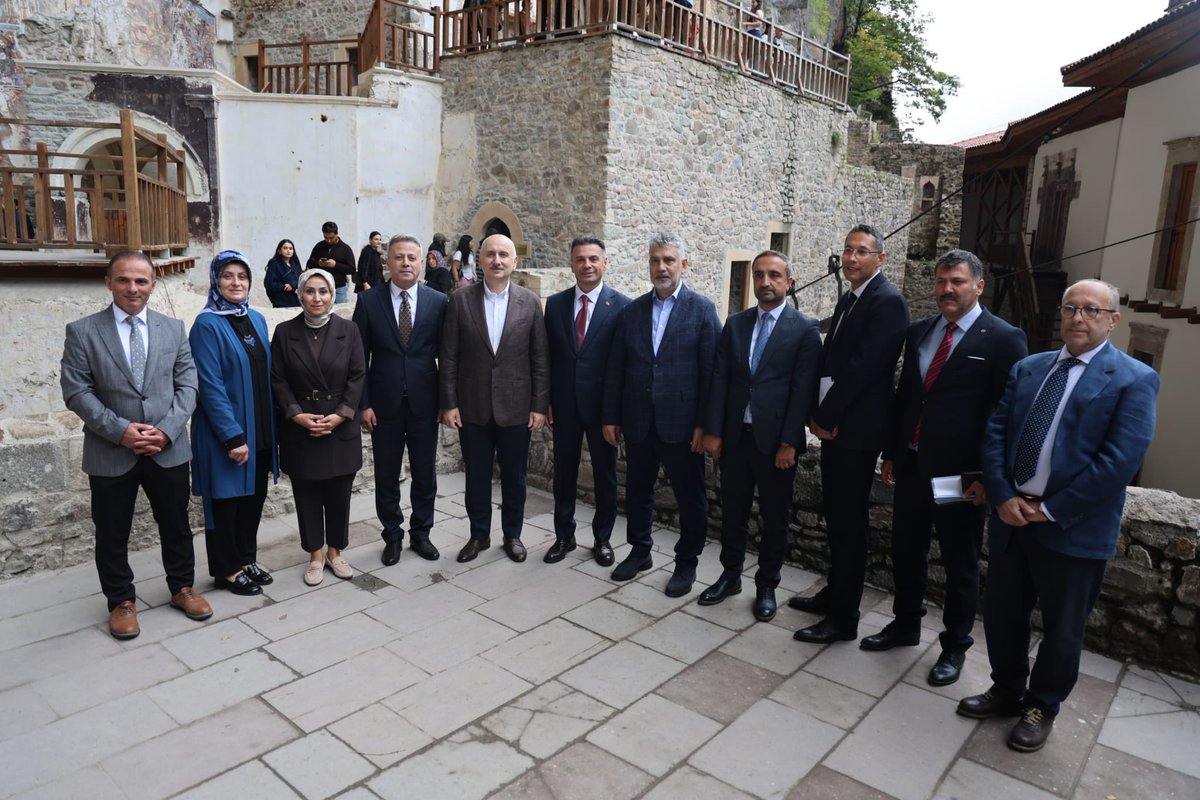 akaraismailoglu's tweet photo. Sümela Manastırı ile Altındere Milli Parkı’nda incelemelerde bulunduk. 

2026 yılı 15 Eylül itibarıyla 121 farklı ülkeden 520 bin kişinin ziyaret ettiği  
Sümela Manastırı ile kadim şehrimiz Trabzon’un uluslararası görünürlüğünü artırmak ve dünya turizminin cazibe merkezlerinden biri haline getirmek için yoğun bir mesai içerisindeyiz. 

Vatandaşlarımızın, sektör temsilcilerimizin ve kamu idarecilerimizin ortak çalışması ile turizm vizyonumuzu en ileri noktalara taşımaya devam edeceğiz.