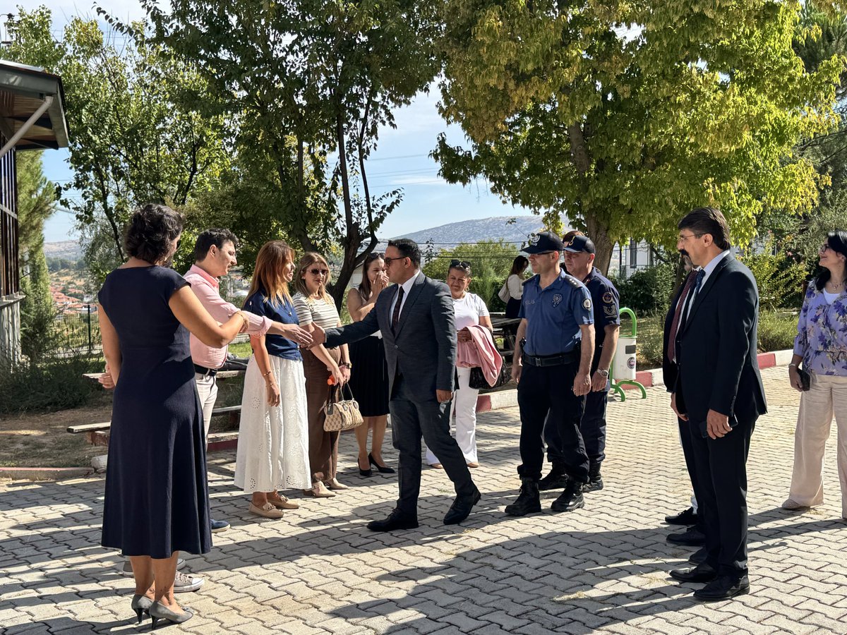 paubekilli's tweet photo. Bekilli Kaymakamı Sayın Abdullah MELİKOĞLU’ndan Bekilli MYO’ya Ziyaret
Kaymakam Abdullah MELİKOĞLU, beraberindeki heyetle Pamukkale Üniversitesi Bekilli Meslek Yüksekokulu’nu ziyaret ederek eğitim-öğretim faaliyetleri ve öğrencilerin durumu hakkında bilgi aldı. https://t.co/TCxs6NzvbM