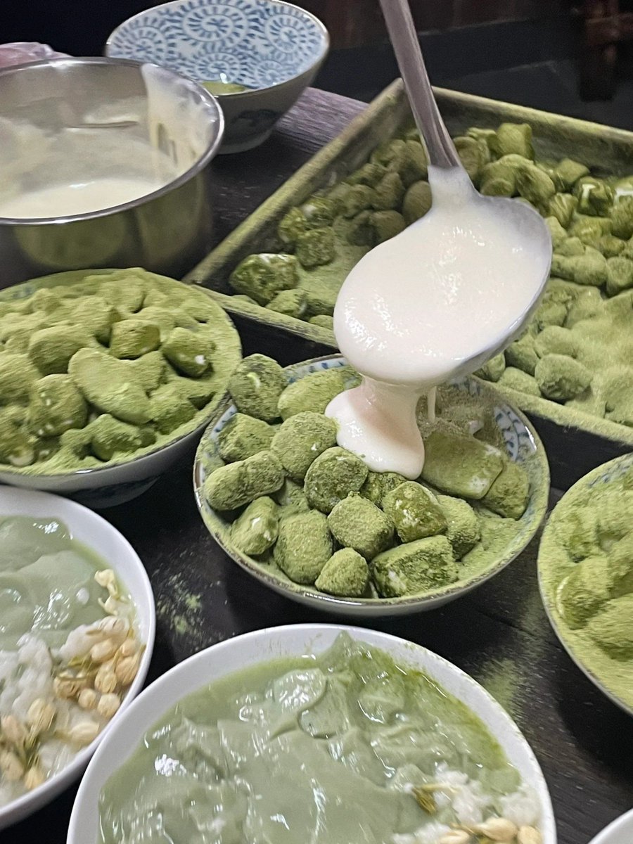 JesicaYarde's tweet photo. Just shared the yummiest matcha mochi cookies with my roommates—chewy, sweet, and totally addictive! Who’s next to grab a bite https://t.co/RFRNZnRtrl