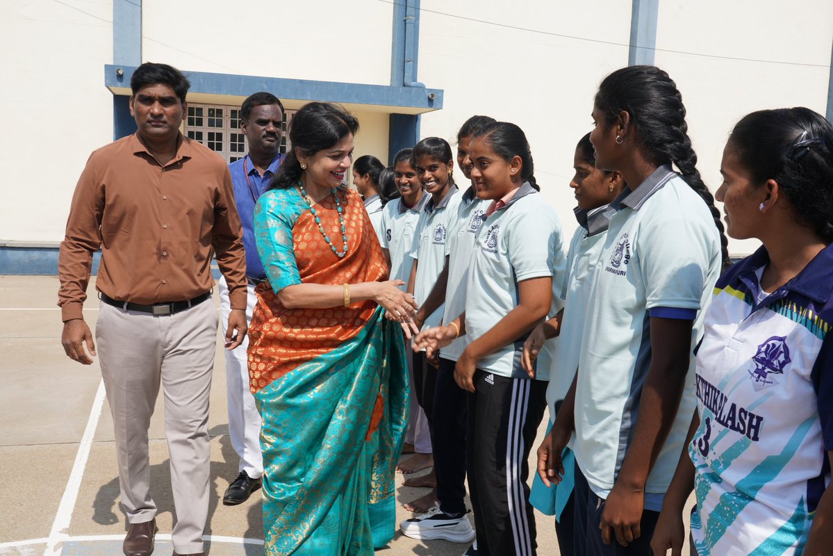 Sowmiyanbumani's tweet photo. தமிழ்நாடு விளையாட்டு மேம்பாட்டு ஆணையம் சார்பில் நடத்தப்படும், தமிழ்நாடு முதலமைச்சர் விளையாட்டுப் போட்டிகளை தருமபுரியில் இன்று துவக்கி வைத்து, விளையாட்டு வீரர் வீராங்கனைகளுக்கு வாழ்த்துக்களைத் தெரிவித்த போது! 

#PMK #Dharmapuri https://t.co/VZ4U2VmK8n