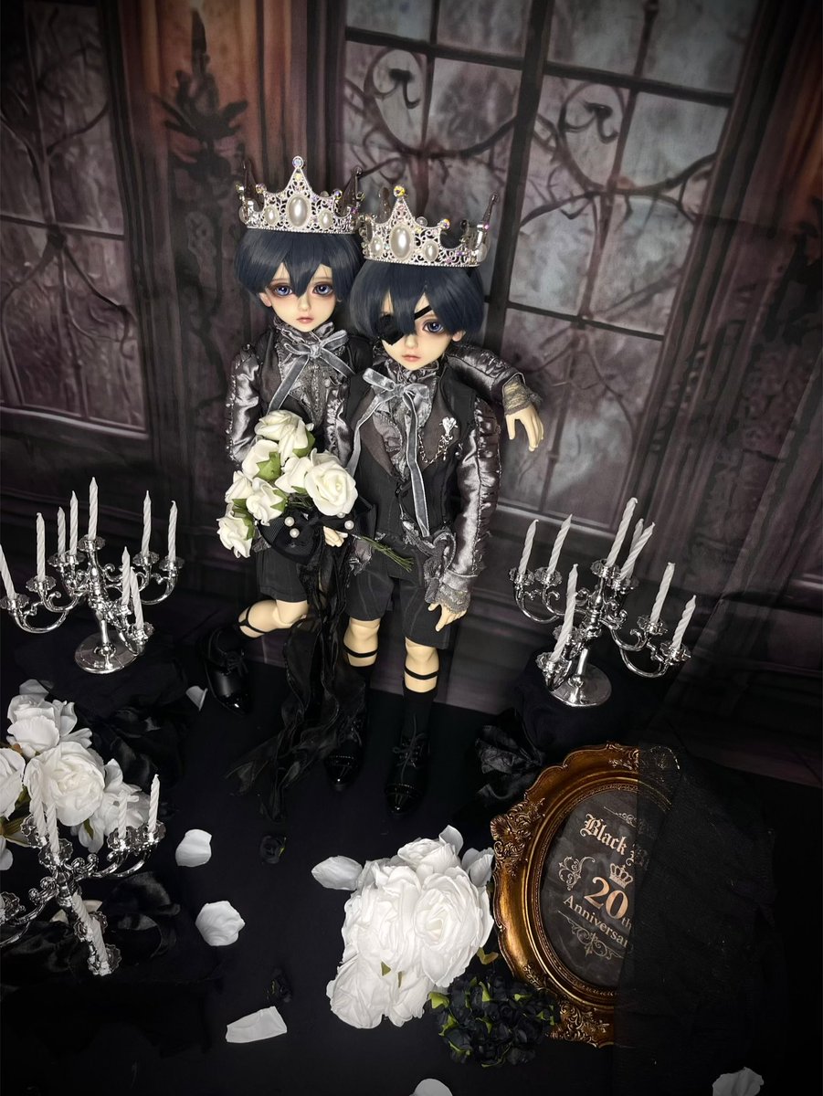 OrexNoxChi's tweet photo. 🕯️ 🖤 Black Butler 🖤 🕯️ 
🕯️ 20th Anniversary🎉 🕯️
Celebrating 20 years of Black Butler 🖤 credits to @taisetsu_no_kizuato  in instagram 🕯️ Thank you, Yana Toboso, for creating this beautiful world🕯️🖤 #kuroshitsuji #bjdtwins #黑執事 #blackbutler https://t.co/BjFJLSbBZN