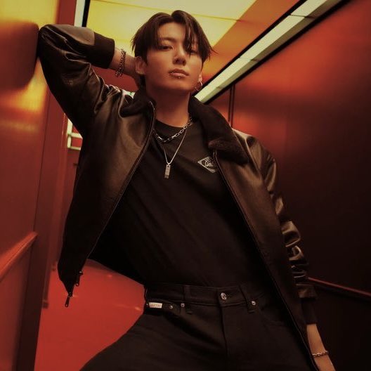 mikrokoskoos's tweet photo. jungkook ur so sexy https://t.co/d53VHF4PXV