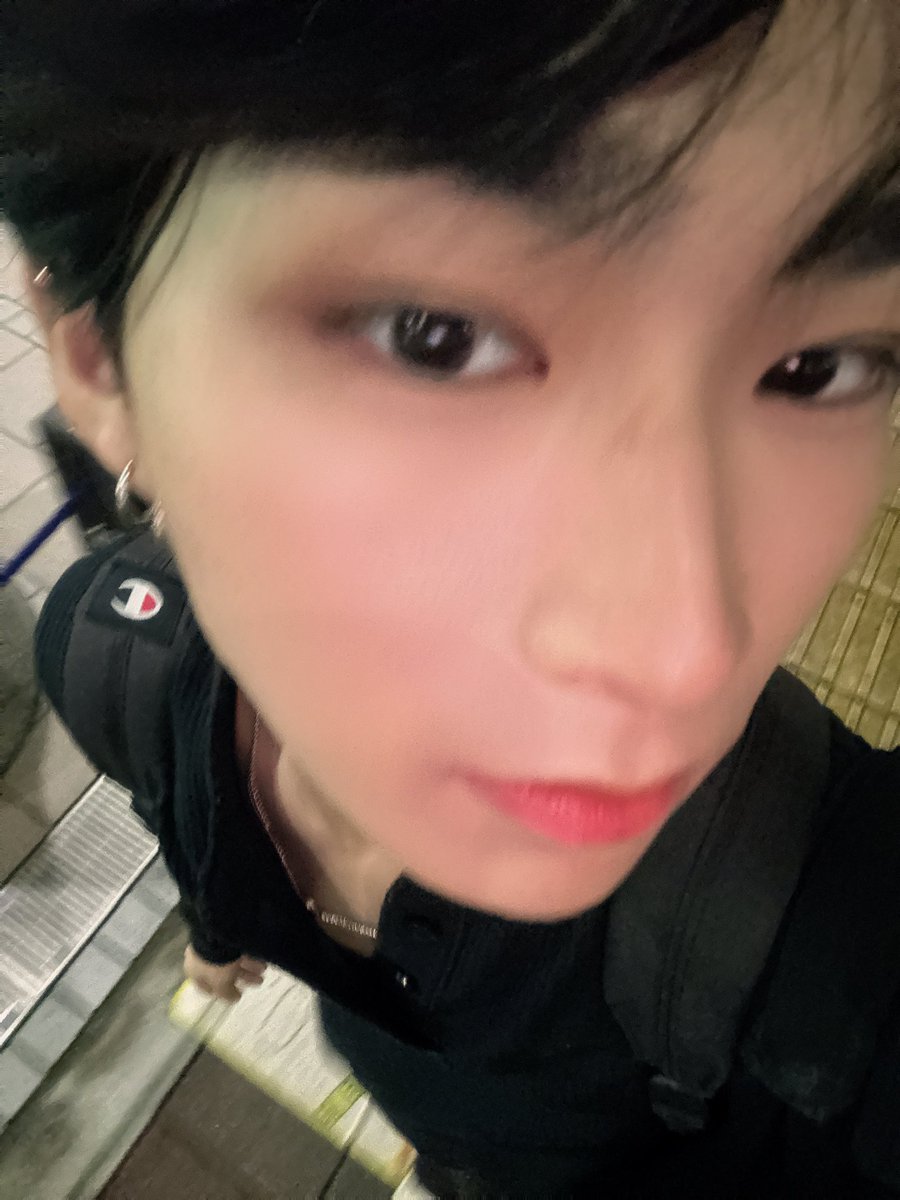nvln_kou's tweet photo. 今日も今日とてありがとー！
ライブもっと上手くなるぞォォォォォ！！

まだライブ来たことない人
毎週火曜日フリーライブしてるから完全無料だよ見に来て！約束ね。 https://t.co/w2ffKA8G8H