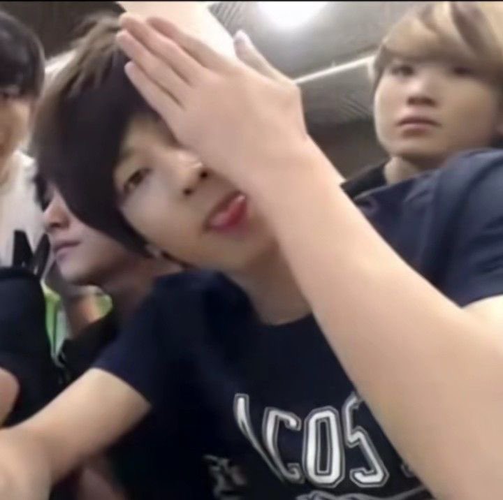 erione_woo's tweet photo. ang boyfriend ni mg na baduy hahaha 

miss ko na kayo minwon pls https://t.co/vgp0VgtYDC