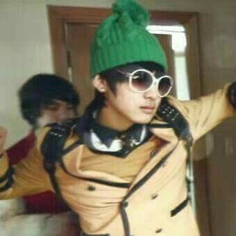 erione_woo's tweet photo. ang boyfriend ni mg na baduy hahaha 

miss ko na kayo minwon pls https://t.co/vgp0VgtYDC