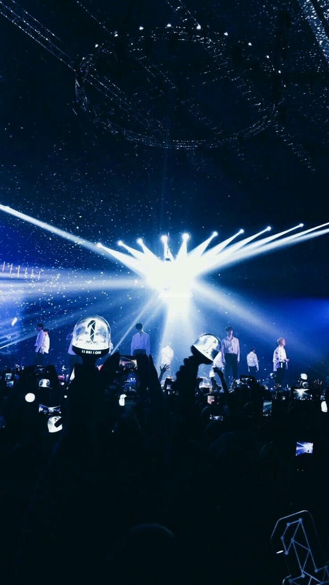 11minus1is0's tweet photo. 워너원콘서트<<<라는거 상상만해도 좃나설레네;;;; 

콘서트 며칠전부터 연습하는거 인스스로 올라오고 당일되면 콘서트장 일찍가서 오랜만에 트친들 만나고 너블봉 잘 나오는지 확인하면서 입장하고 포카랑 인증샷 한장찍어서 트윗올리고 우리원 등장~첫곡이 뭘려나…근데 한명씩 리프트로 올라와서 다같이 모이면 걍 울게.중간중간 잊은줄알았던 응원법 외치고 vcr뭐할지 감도안오네 끝날즘 열두번째별 부르면 눈물싹 흘려주고? 앵앵앵앵앵콜정도 하고 콘서트끝나면 트친들이랑 소주괄괄마시면서 원얘하고 집가면 트위터켜서 직캠이랑워너원데이보면서 흐믓하게 발뻗고 잘듯