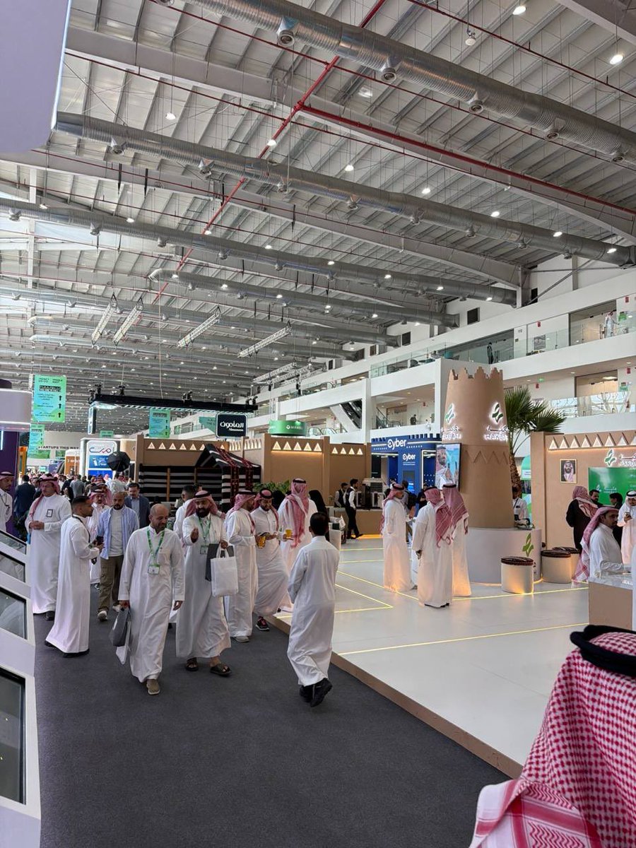 hubtri_com's tweet photo. The Hubtri team is in Riyadh for the FinTech event, connecting with industry leaders, building new relationships, and exploring collaboration opportunities across Web3, blockchain, education, and financial innovation.

سعداء بتوسيع حضورنا في السوق السعودي https://t.co/JIUlSTDJYi
