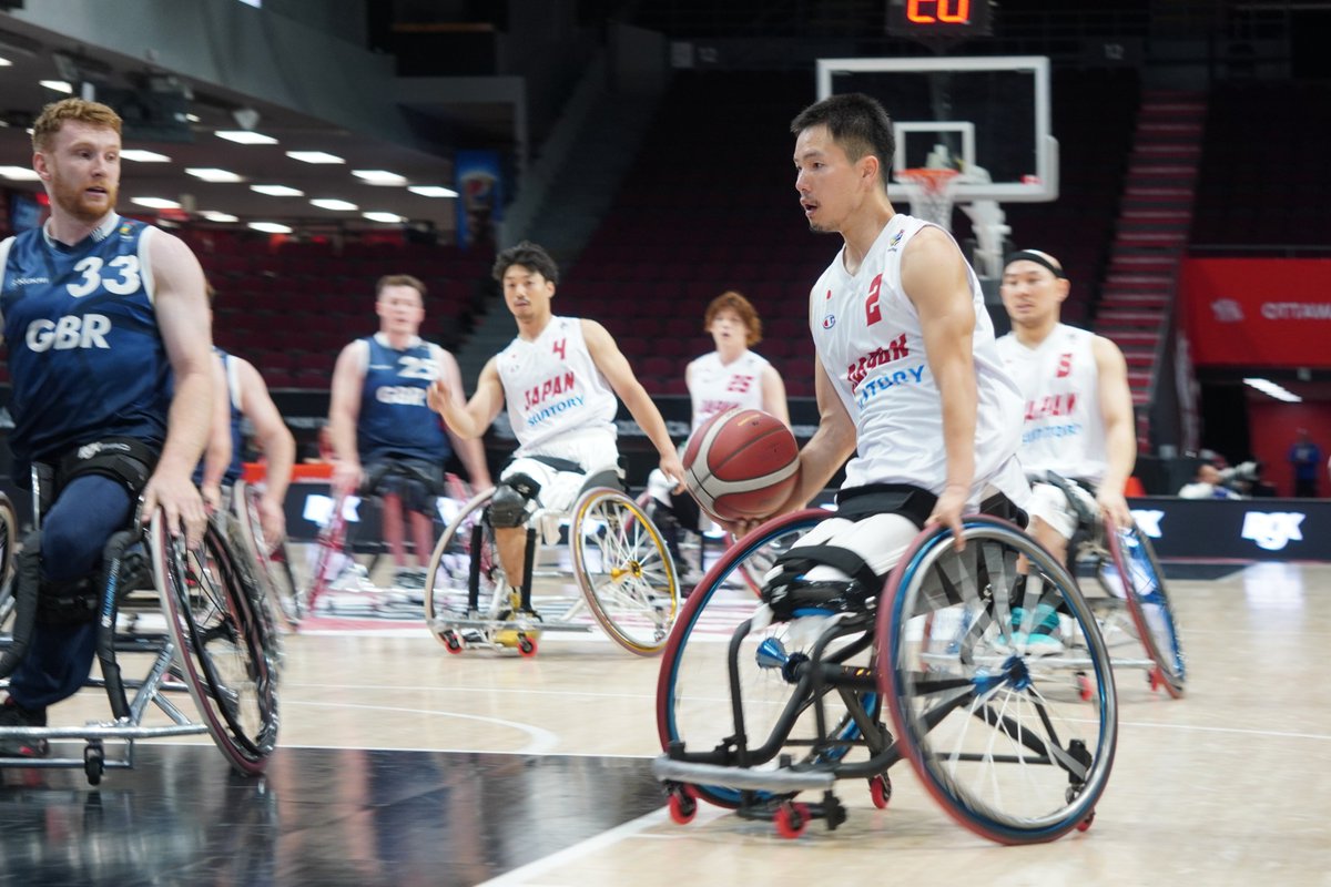 ／
#車いすバスケ 世界選手権
#現場から🇨🇦
＼

準々決勝、パリパラリンピック銀メダルのイギリスに
２点差で敗れた男子日本代表
前半をリードして折り返すも、追い上げられ逆転を許す展開に

この試合もフル出場で
25得点13アシスト８リバウンドを記録した
#鳥海連志 選手は https://t.c