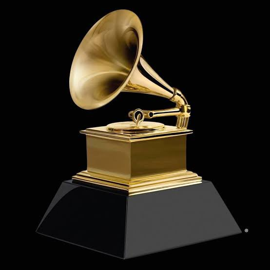 infosluisasonza's tweet photo. 🚨GRAMMY NOMINEE!

“Uñas Afiladas”, de Sofía Reyes e Luísa Sonza, foi indicado a “Melhor Interpretação Reggaeton” no Latin GRAMMYs 2026. Esta é a 4ª indicação da artista na premiação. https://t.co/lyGlLskPWZ