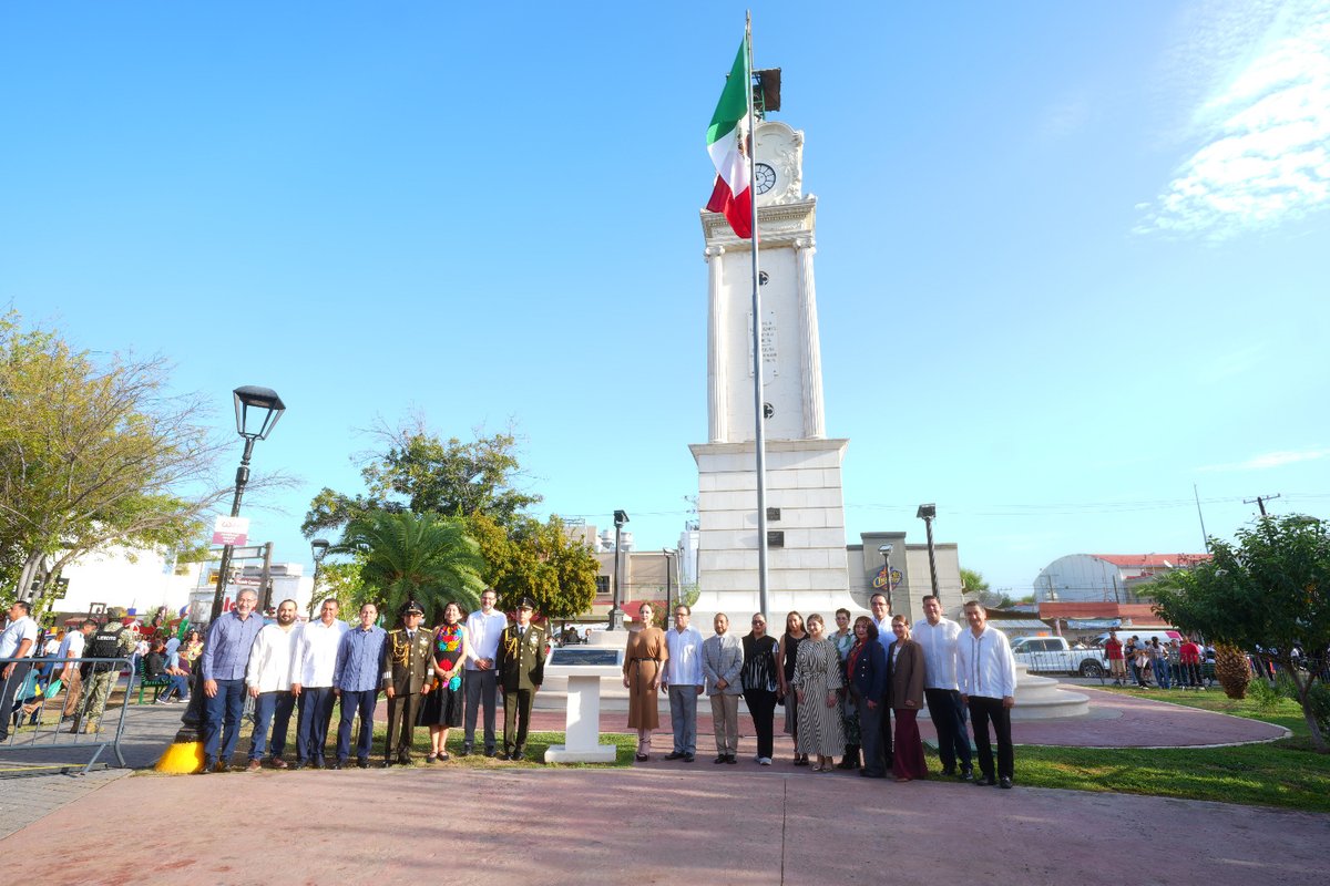 vrangelmedia's tweet photo. DEVELAN PLACA CONMEMORATIVA POR LOS 100 AÑOS DEL RELOJ DE LA PLAZA HIDALGO

El Gobierno de Nuevo Laredo hizó la develación de una placa conmemorativa por el primer centenario del reloj público, uno de los monumentos históricos más representativos de la ciudad. https://t.co/1SUqLvWmz3