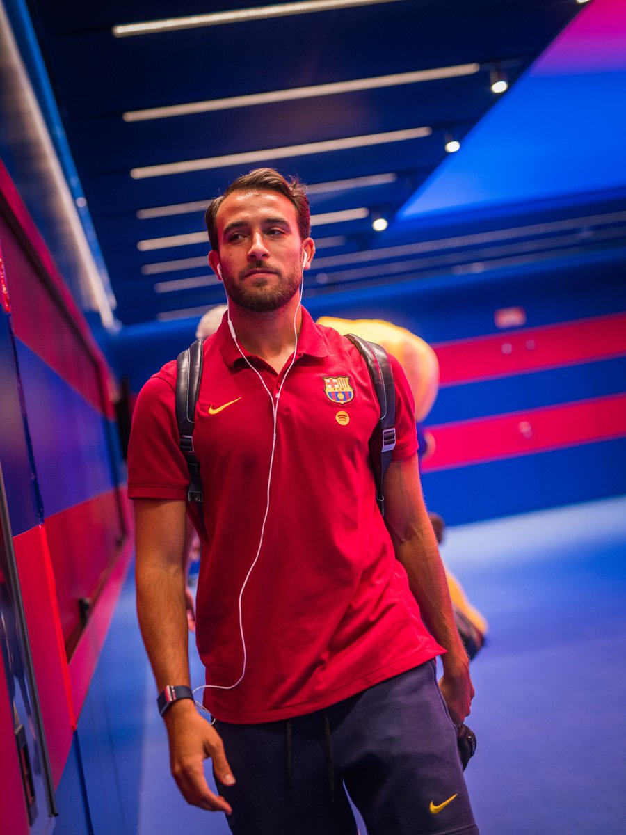 FCBarcelona_cat's tweet photo. La polivalència té nom: Eric Garcia 🫡 https://t.co/zmTB06OPSB