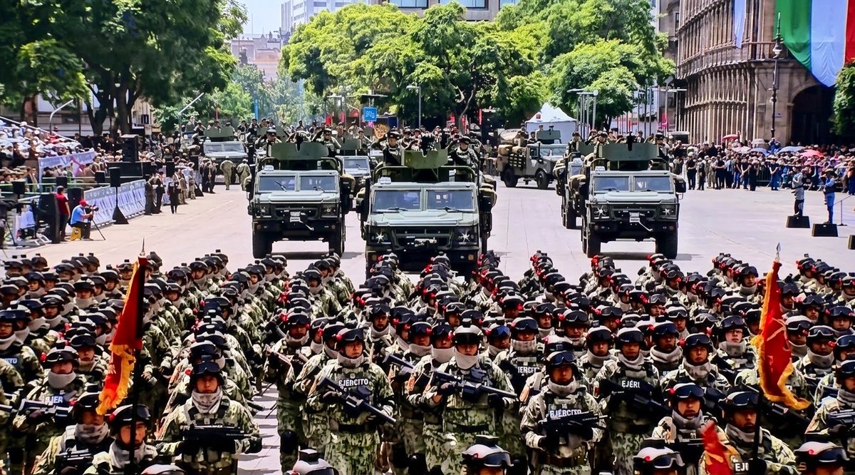 rosaicela_'s tweet photo. El Ejército Mexicano marcha en el #DesfileCívicoMilitar2026 para honrar la historia de nuestro país y refrendar su compromiso con el pueblo de #México.🇲🇽 #16DeSeptiembre @Claudiashein @Defensamx1 https://t.co/ChAc3PSFFz