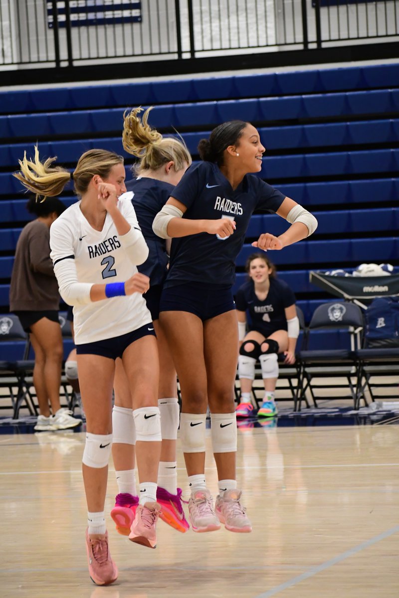 RRaidersAthl's tweet photo. πΈ Scenes from the court. π
#RaiseTheR #RandolphVolleyball https://t.co/5CzXT0voc3