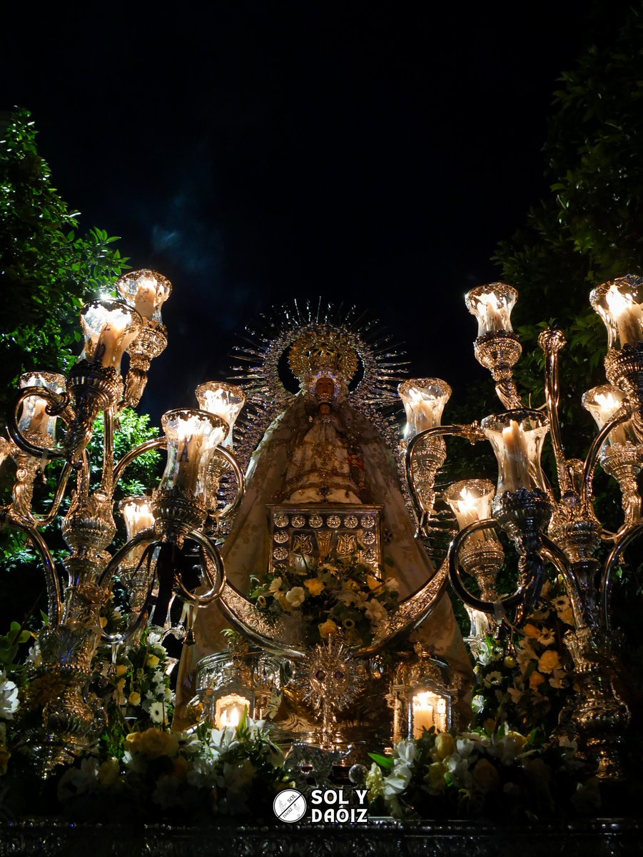 sol_y_daoiz's tweet photo. La alegría de un barrio
@HdadJuncal @BandaCruzRoja 

📸 @sol_y_daoiz 

#juncal #GloriasSevilla26 #TDSCofrade https://t.co/c6kZhP8MQW