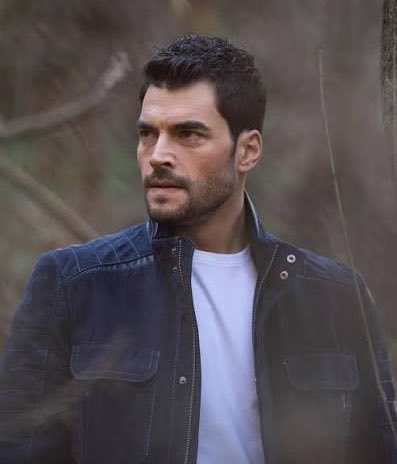 IconicRankings's tweet photo. 🏆 TOP 10: Best Actor of Turkish TV Series (Sept 2026) 🇹🇷🎬

1️⃣ Halil İbrahim Ceyhan (Aşk ve Taht)
2️⃣ Akın Akınözü (Aşk ve Taht)
3️⃣ Gökberk Yıldırım (Haysiyet)
4️⃣ Barış Baktaş (Sevdiğim Sensin)
5️⃣ Bertan Asllani (Mercan Köşk)
6️⃣ Alperen Duymaz (Doğanın Kanunu)
7️⃣ İlhan Şen (Halef: Köklerin Çağrısı)
8️⃣ Çağlar Ertuğrul (Çirkin)
9️⃣ Ulaş Tuna Astepe (Taşacak Bu Deniz) 
🔟 Çağan Efe Ak (Daha 17)

📊 Source: Turkish TV Poll