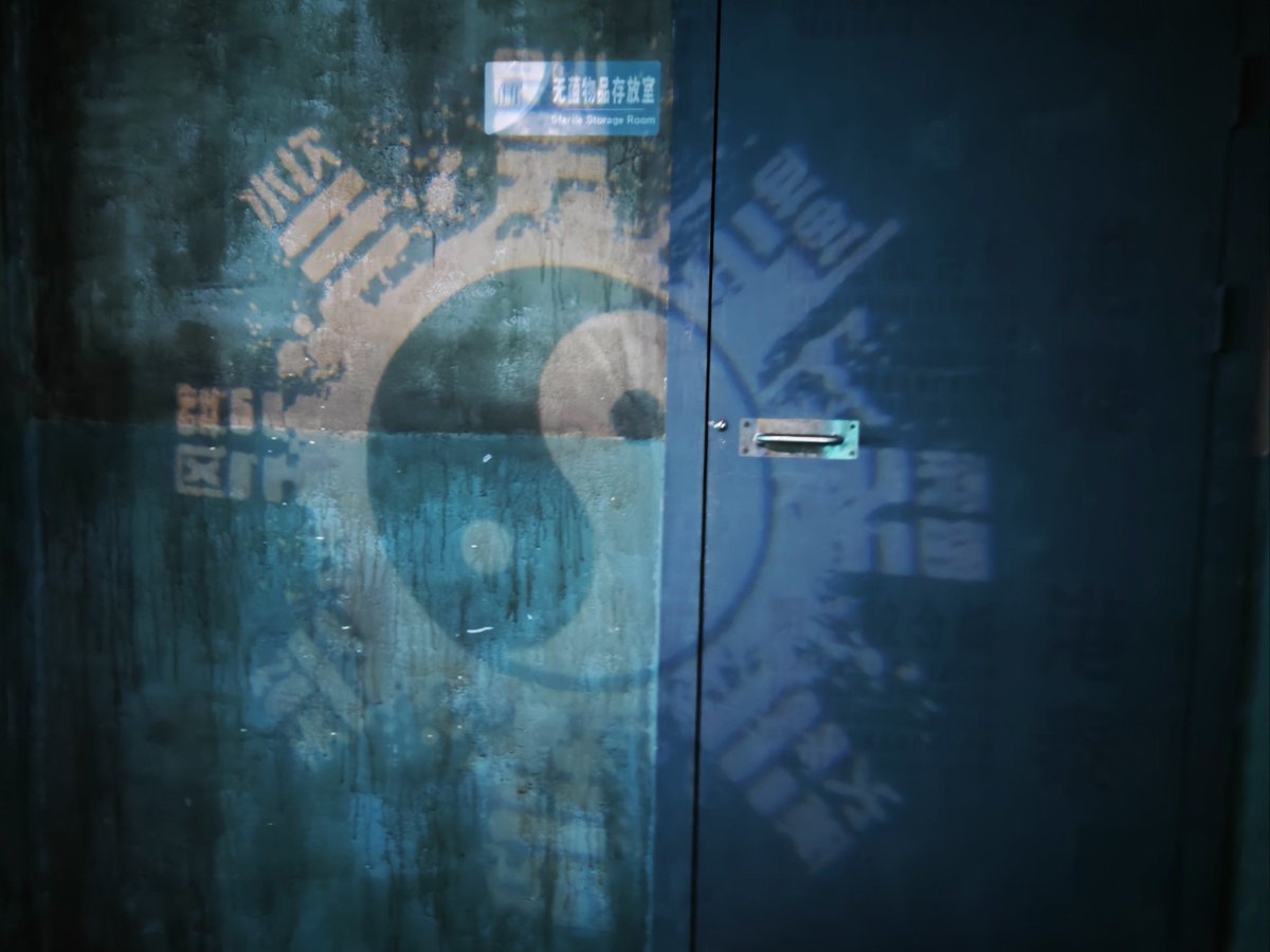 bircw448840's tweet photo. [Locked doors, eerie whispers, and a hidden code under the dusty book—can you escape this 5-minute midnight room  #EscapeRoomChallenge]， https://t.co/2ZXLibIVFH