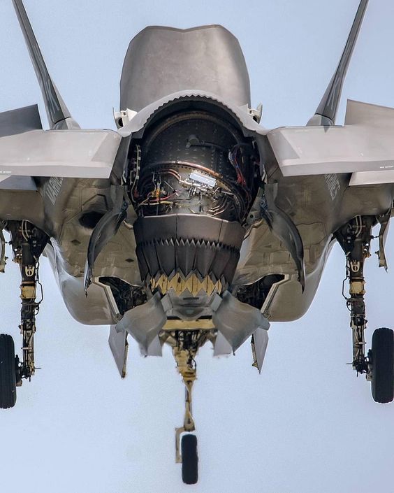 PASU_MATRIX's tweet photo. F-35B doing what it does best. https://t.co/TBeYbZoIrx