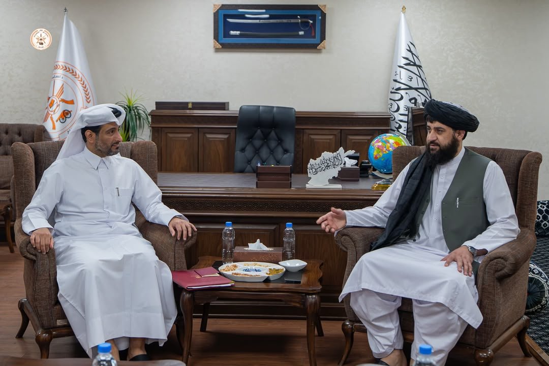 HasibullahHota8's tweet photo. د افغانستان دفاع وزیر مولوي محمد یعقوب مجاهد د قطر ملي امنیت شورا مرستیال سره وکتل
د ا.ا.ا د دفاع وزیر مولوي محمد یعقوب "مجاهد" نن پخپل کاري دفتر کې د قطر هیواد د ملي امنیت شورا مرستیال «حمد بن خمیس الکبیسي» او مل پلاوي سره وکتل.

په دغه کتنه کې دواړو هیوادونو په بېلابېلو... https://t.co/knrY67Hfzz