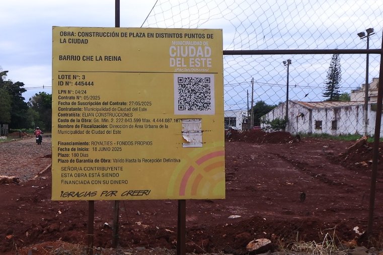 RossanaEs's tweet photo. Hija de mil! En Ciudad del Este dejaron el grifo abierto, otra contratación de G. 9.000 millones con 20% de anticipo, en barrio donde dejaron por el suelo la construcción de una de las plaza con toboganes "de oro", que Prieto adjudicó por G. 4.500 millones. LOCURA! https://t.co/cJh9lgAhGr