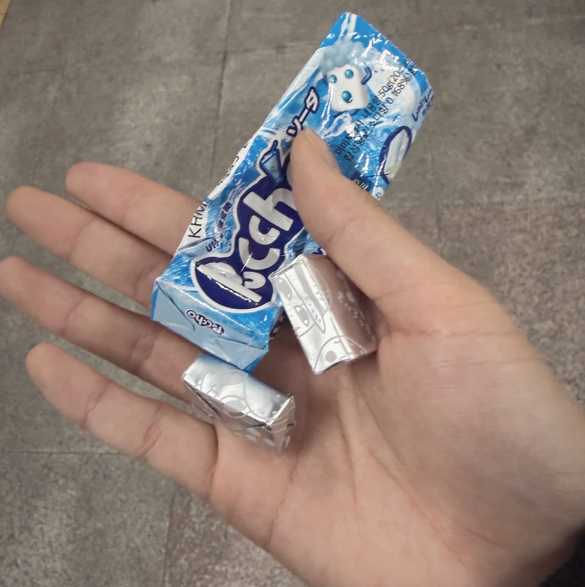 kulililu's tweet photo. 나랑 아니면 누구랑 사랑할 수 있겠니 https://t.co/li8iqFuso7