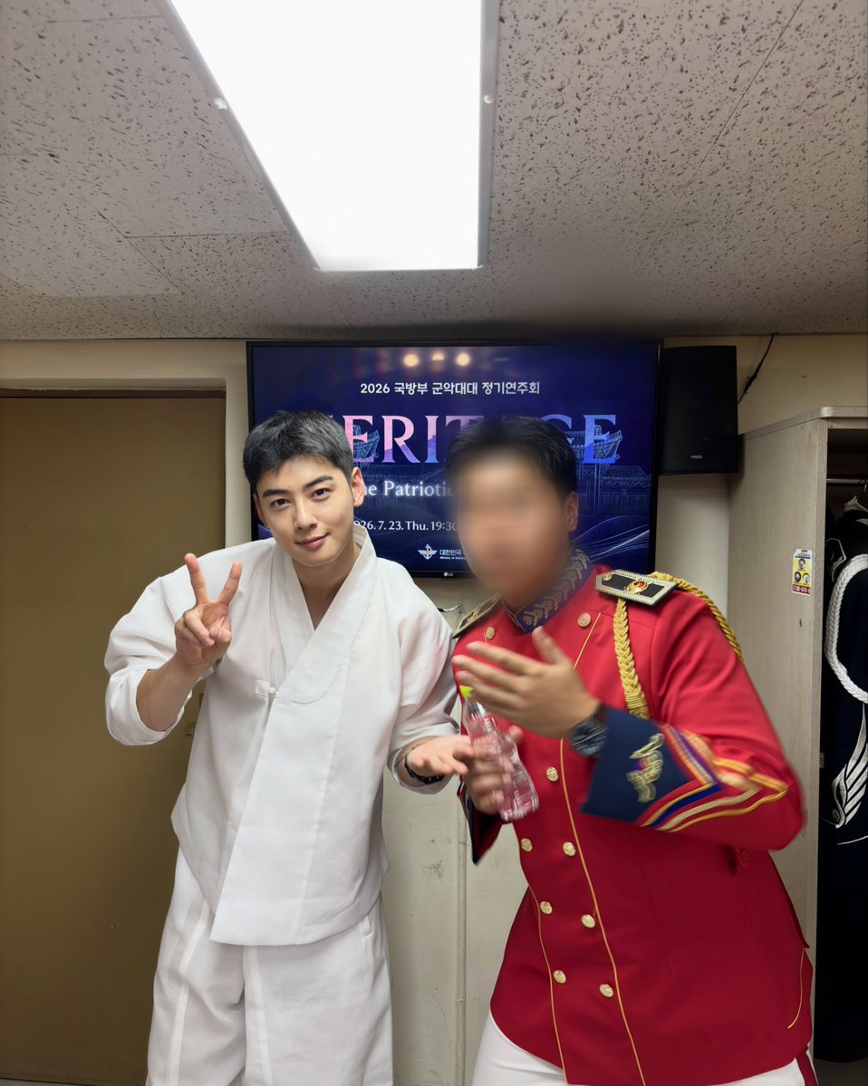 hrithikstar1's tweet photo. our fascinating sergeant♡

from HERITAGE concert 2026.07.23

why do i have an impression that camera is in love with u?
I'm even jealous 😅

#chaeunwoo https://t.co/VY5OxVFnLB