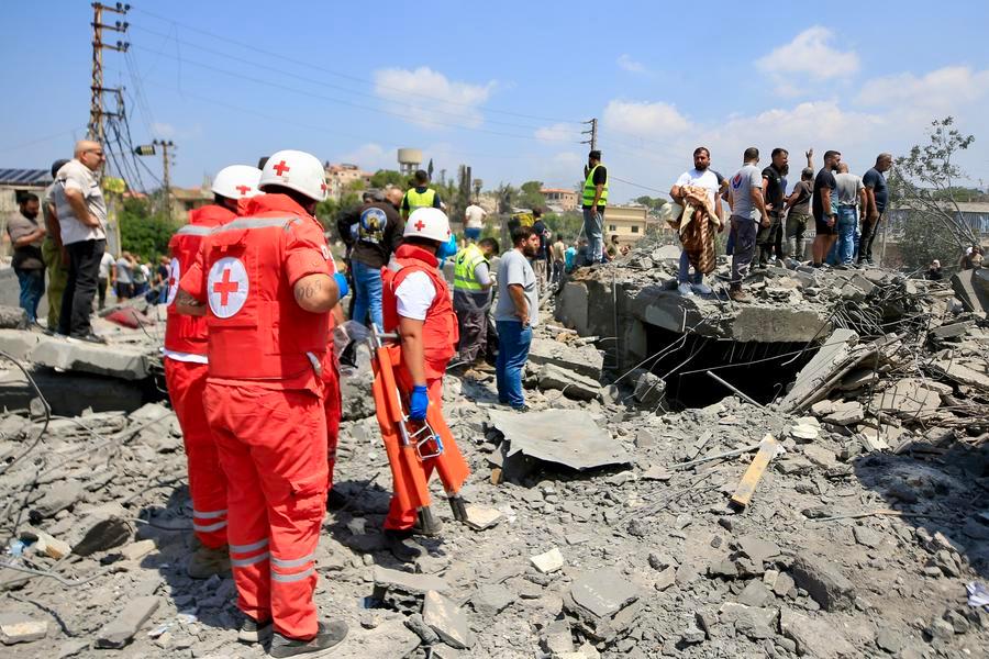 XHNews's tweet photo. In a firsthand account, a Lebanese woman describes her decision to stay in the conflict zone to care for the dead and prepare them for burial https://t.co/Mfzsl9HWdV #LetterfromMideast #MideastStories https://t.co/PfVaELPLJt