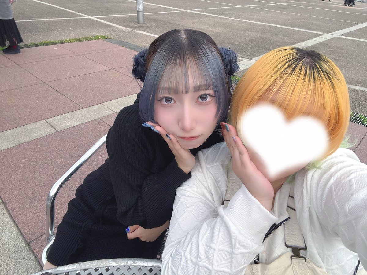 S0R4_shi's tweet photo. わたしバンビ信者だからスノーパープルが出た時から愛用しててこの辺全部スノーパープル🎶
でも青コンが1番好きなので青の水光出ないかなーと思ってたら出て本当に神、つーちゃんありがとう
マンスリーなのでこれからの出勤コンタクトです🎶 https://t.co/uhChA7tf20