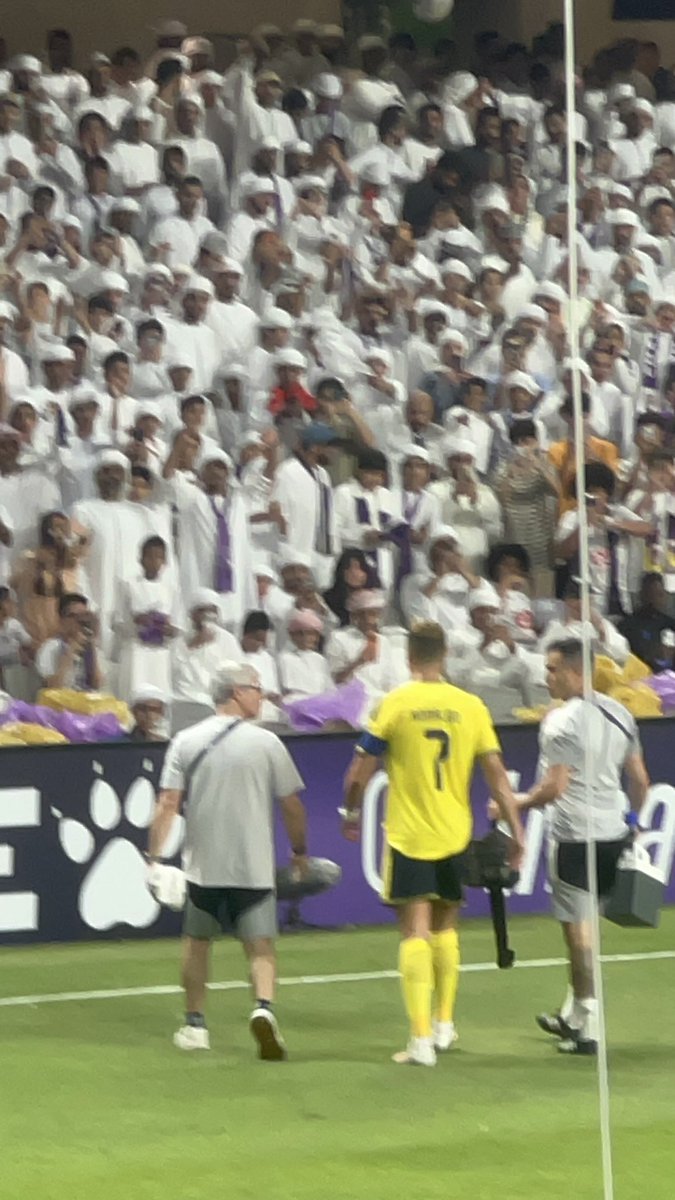 moneerthebest's tweet photo. جميع ماقدم الدون ضد العين💜🤣 https://t.co/Z53SgrFou6