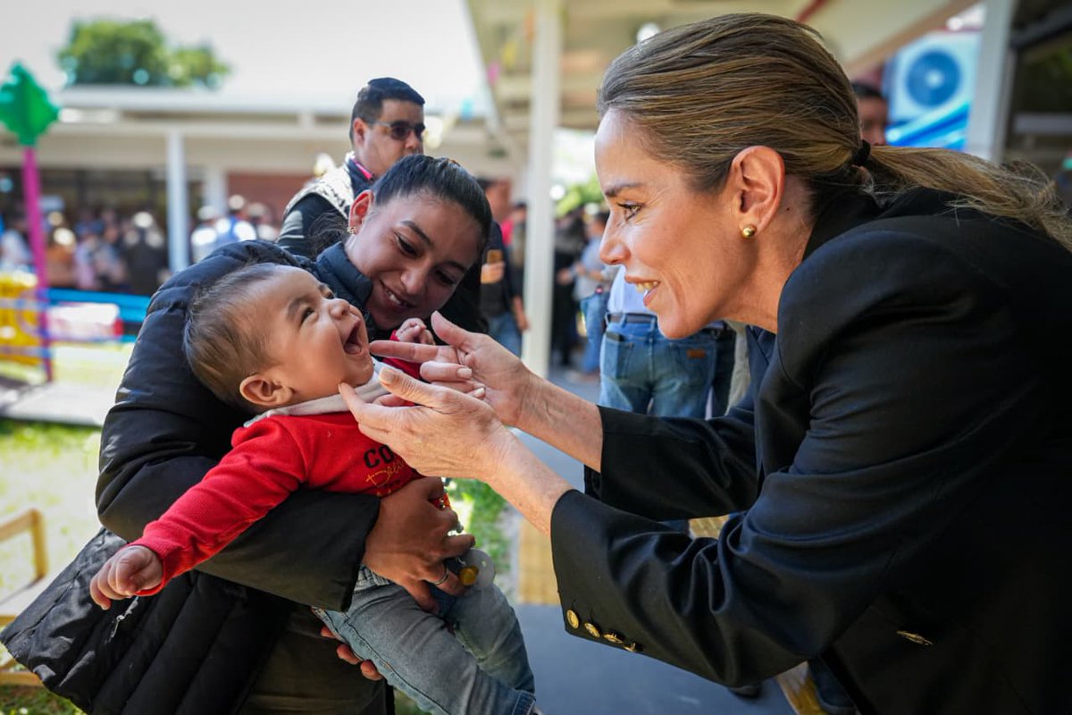 SantiPenap's tweet photo. Inauguramos el 8.º CAIPI “Semillas del Futuro” en San Estanislao, el primer centro instalado dentro de una escuela para brindar estimulación temprana, salud, nutrición y mucho amor a niñas y niños de 3 meses a 4 años. En compañía de @LetiOcamposP, seguimos habilitando espacios integrales que transforman realidades, porque nuestra prioridad es acompañar de cerca a las familias y asegurar que la primera infancia en San Pedro y en cada rincón del país reciba la atención que merece. ❤️