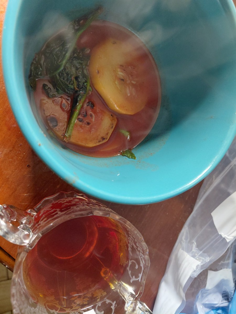 danrdanada's tweet photo. Rate my meal its squash tomato milk spinach soup and english breakfast tea https://t.co/Js6w8VU9ci