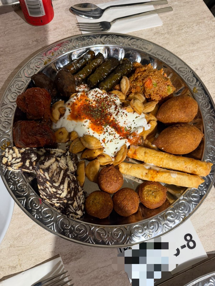 aybananoluyorya's tweet photo. yulaf bowl yan masanın abi https://t.co/JiHItJsYou